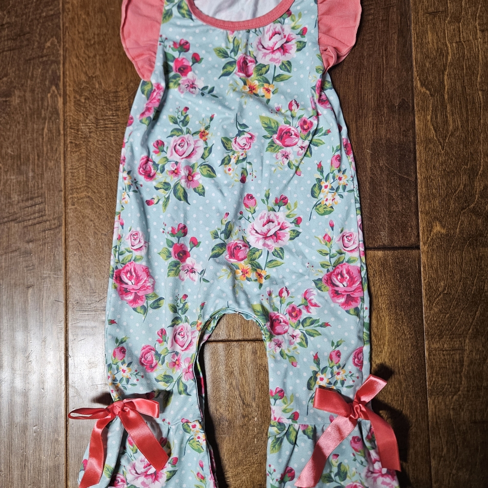 🎁3/$20🎁🎁Floral Kids Romper with Pink Accents